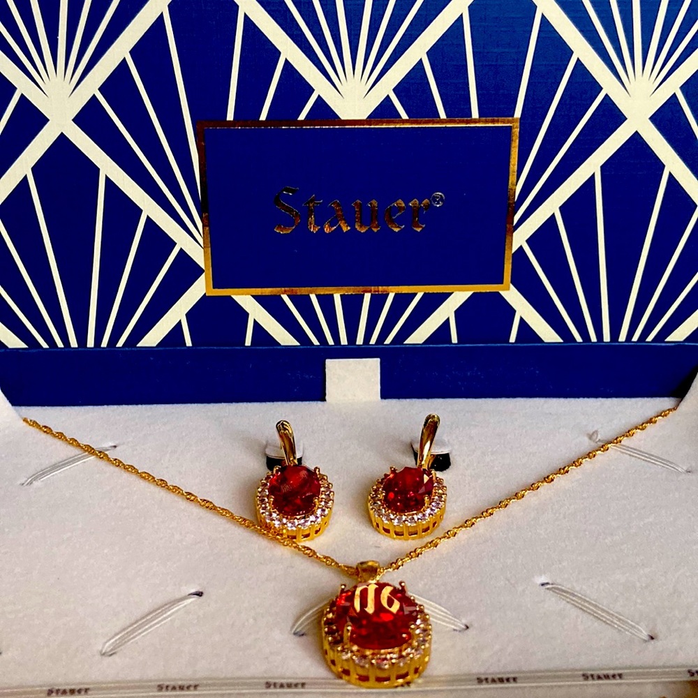 Stauer necklace, bracelet, and earrings set